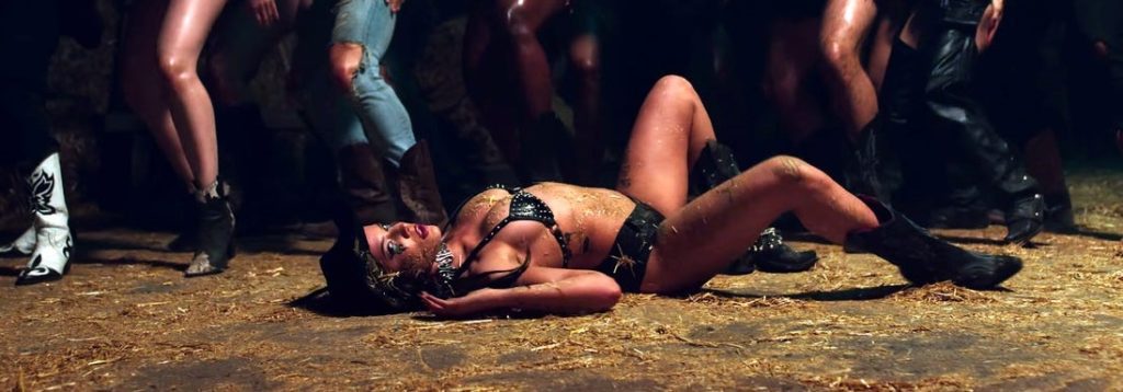 Halsey Channels Christina Aguilera’s ‘Dirrty’, On Her Sexy New Single “You Should Be Sad”