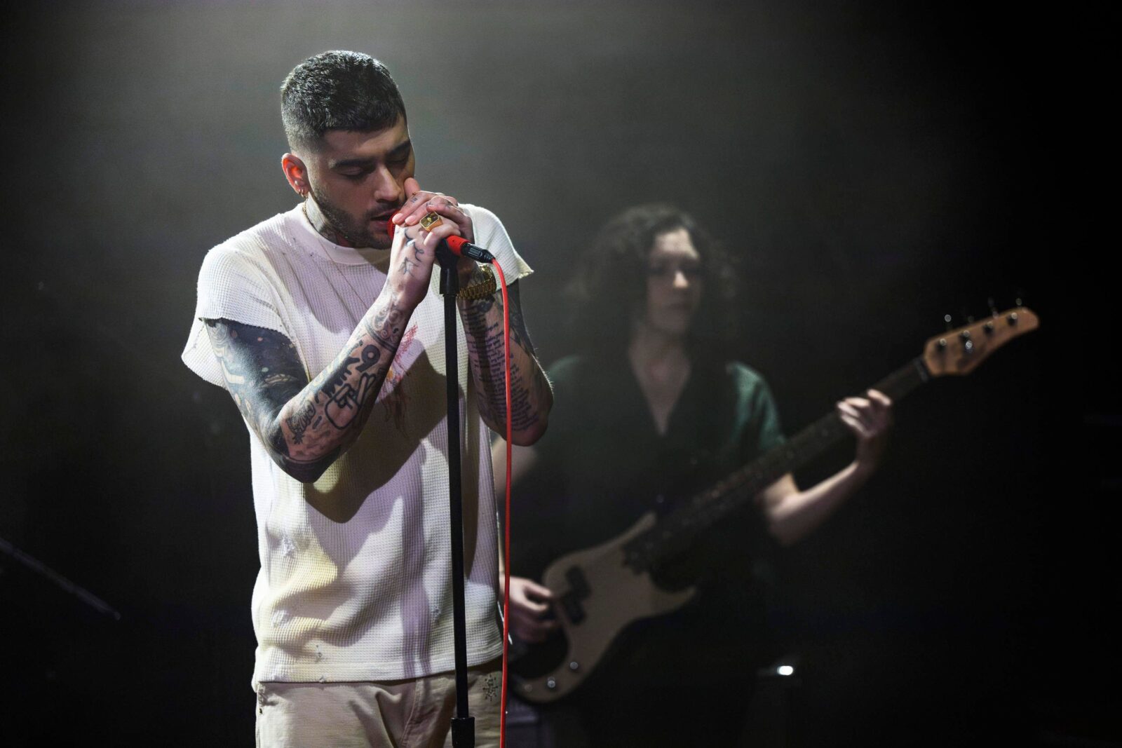 Zayn Makes TV Performance Debut Of ‘Alienated’ On The Tonight Show with Jimmy Fallon