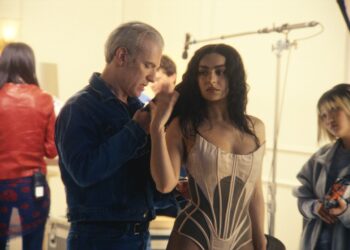 The Review: ‘The Moment’ – A Bratty Middle Ground in the Spotlight