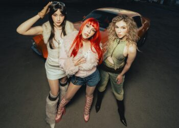 THE WARNING Turn Up The Heat On New Single ‘Kerosene’