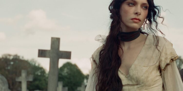 WomenOutLoud! : Holly Humberstone Unveils New Single ‘Cruel World’