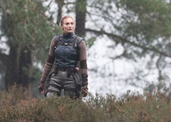 Exclusive Footage Shows Sophie Turner Powering Up as Lara Croft in Upcoming Tomb Raider Series