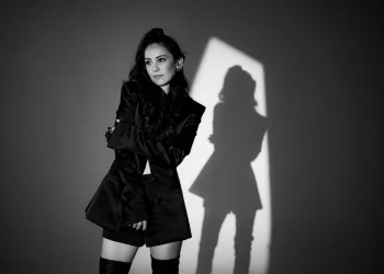 Amy Shark Returns with New Single “The Biggest Dick” and Surprise Album Announcement