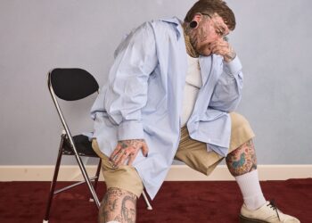 Coachella 2026 Weekend Kicks Off in Style: Sabrina Carpenter’s Cinematic Spectacle and Bieber’s Nostalgic Triumph Headline YouTube Livestream