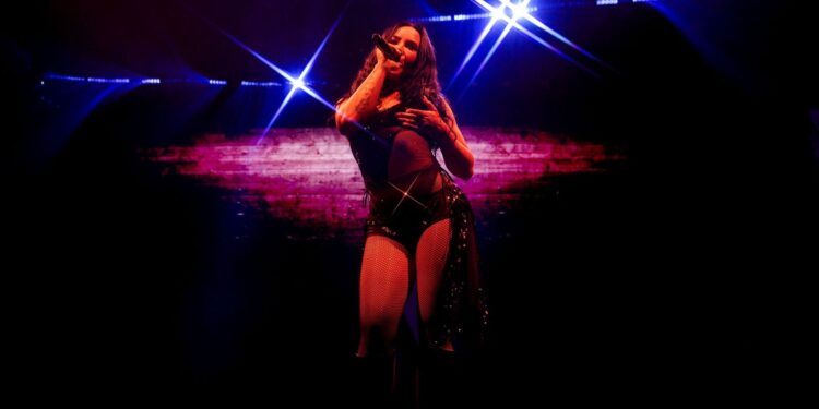 DEMI LOVATO DEBUTS NEW SINGLE “LOW RISE JEANS” AT ELECTRIC TOUR KICKOFF