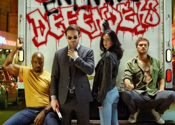 First Look At Krysten Ritter, Mike Colter and Finn Jones on the set of ‘DAREDEVIL’ S3 as Jessica Jones, Luke Cage and Iron Fist