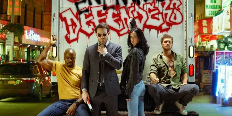 First Look At Krysten Ritter, Mike Colter and Finn Jones on the set of ‘DAREDEVIL’ S3 as Jessica Jones, Luke Cage and Iron Fist