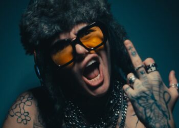 INsiders Guide: CHLOE STAR, Griffin Brown, knitting, BABYMETAL, Hélène…