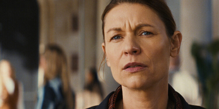 Netflix Orders New Drama Series Starring Claire Danes in Lead Role