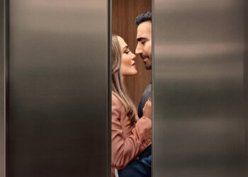 Trailer: Jennifer Lopez & Brett Goldstein’s Raunchy Netflix Movie ‘Office Romance’