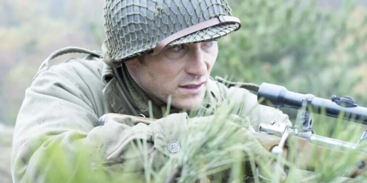Trailer: Scott Eastwood & Colin Hanks Lead World War II Movie ‘Lucky Strike’