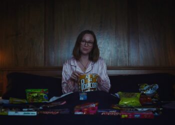 Trailer: Gillian Anderson & Hannah Einbinder Star in ‘Teenage Sex and Death at Camp Miasma’
