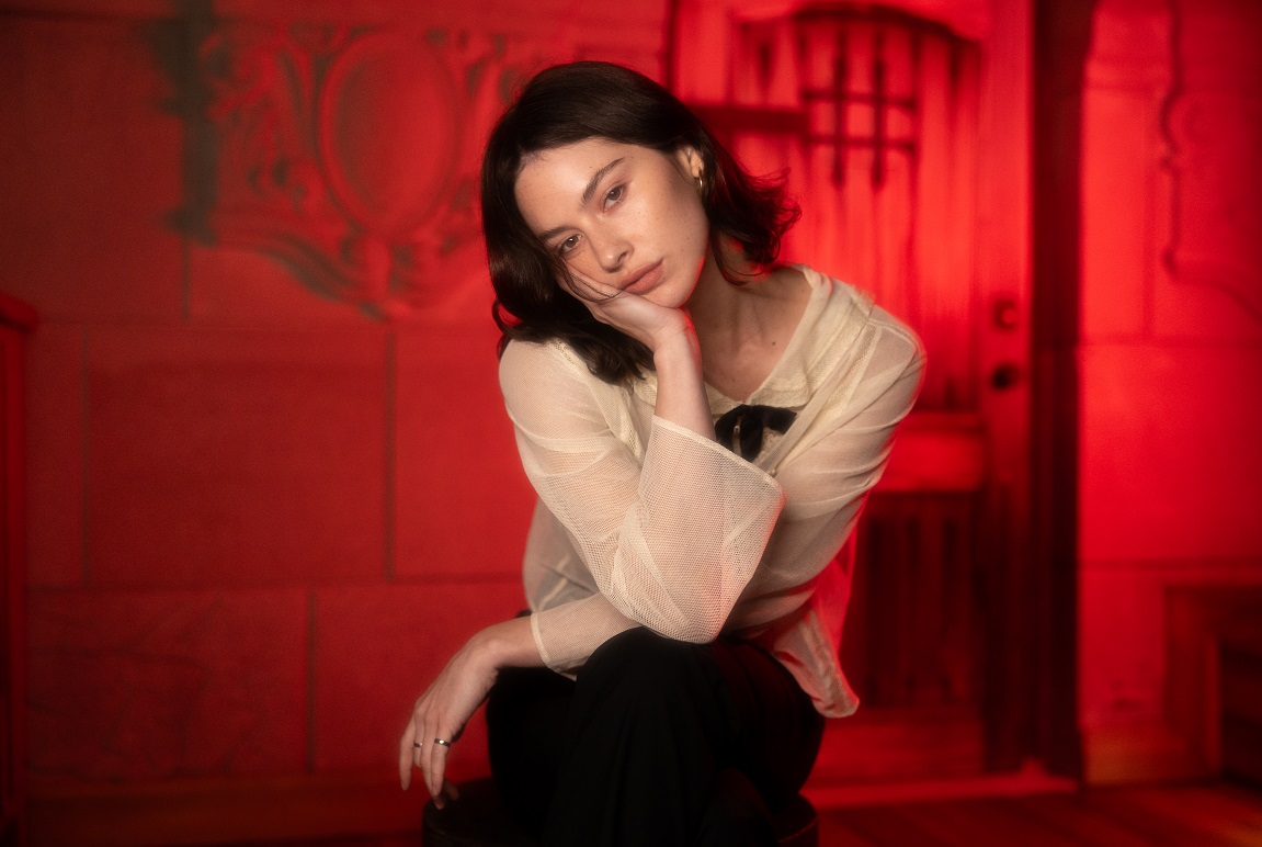 WomenOutLoud! : Gracie Abrams Unveils Lead Single “Hit the Wall” From Upcoming Album ‘Daughter From Hell’