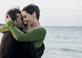 Trailer: Oscar Isaac, Jason Momoa, & Gerard Butler Star in Netflix’s ‘In the Hand of Dante’