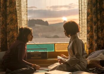 First Look Footage Of Jenna Ortega & Taika Waititi’s Sci-Fi Movie ‘Klara and the Sun’