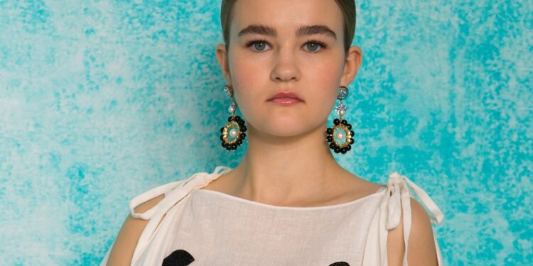 Millicent Simmonds to Star and Co-Write Crime Thriller “Grace”