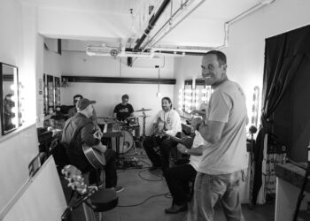 The Review: A Warm, Intimate Hang with Jack Johnson in ‘SURFILMUSIC’