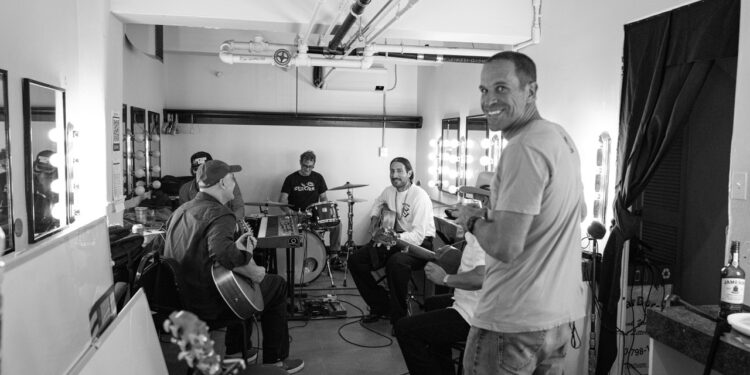 The Review: A Warm, Intimate Hang with Jack Johnson in ‘SURFILMUSIC’