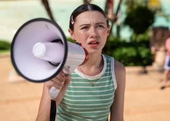 Trailer: Sophia Bush, Jerry O’Connell and Violet McGraw in ‘Summer’s Last Resort’