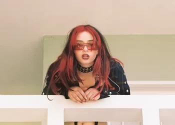INsiders Guide ‘Artist Of The Week’ : Piper Connolly Announces Debut EP “She’s Too Much!” with New Single “Body Bag”