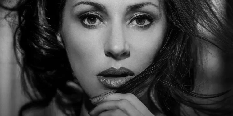 The Review: ‘Unravel Me: Tina Arena’ — An Unflinching Portrait of an Australian Icon