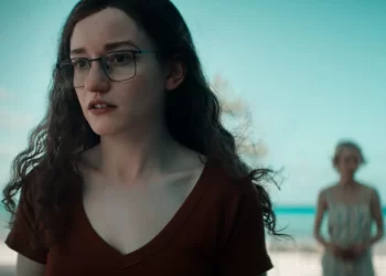 First Look At Julia Garner and Anthony Boyle In Netflix Series ‘The Altruists’