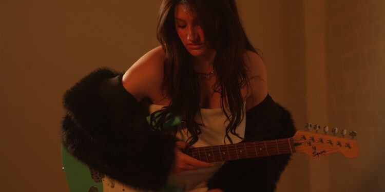 Exclusive Interview with Producer, Artist and Songwriter Mira Housey