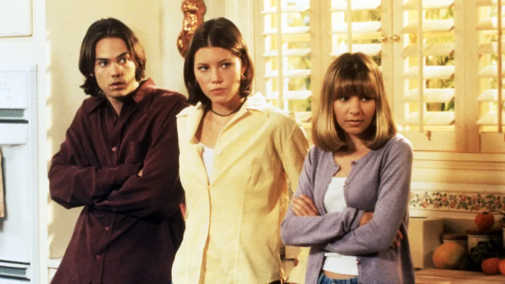 Jessica Biel Plans a Modern Take on 7th Heaven Reboot With Real-World Issues and a Safe Set