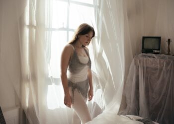 Dayla Returns with Defiant New Single ‘TV – 90s kid’